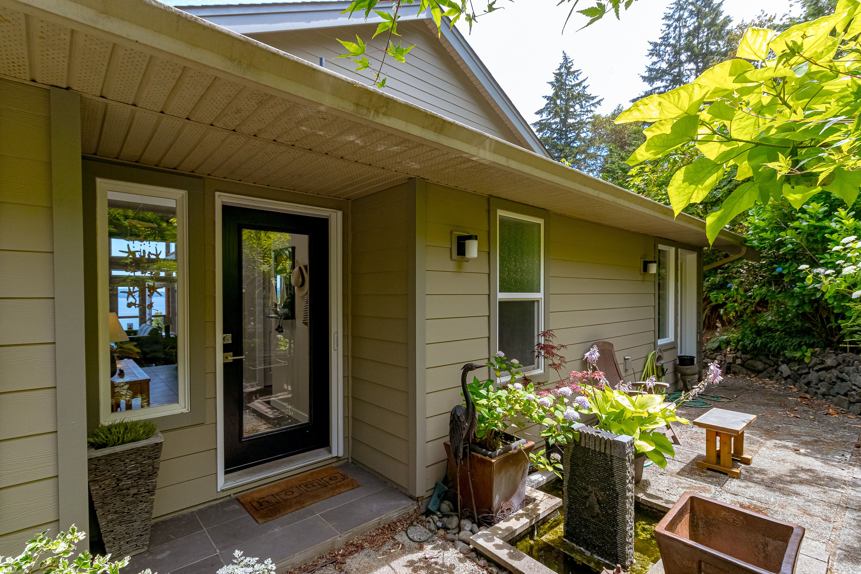 2550 Seaview Road, Mill Bay, British Columbia  V8H 1C8 - Photo 4 - 1043338